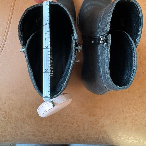 LUCKY BRAND NILAFA ANKLE BOOTIE BLACK WATERPROOF LEATHER SIZE 8 EUC - Picture 12 of 12